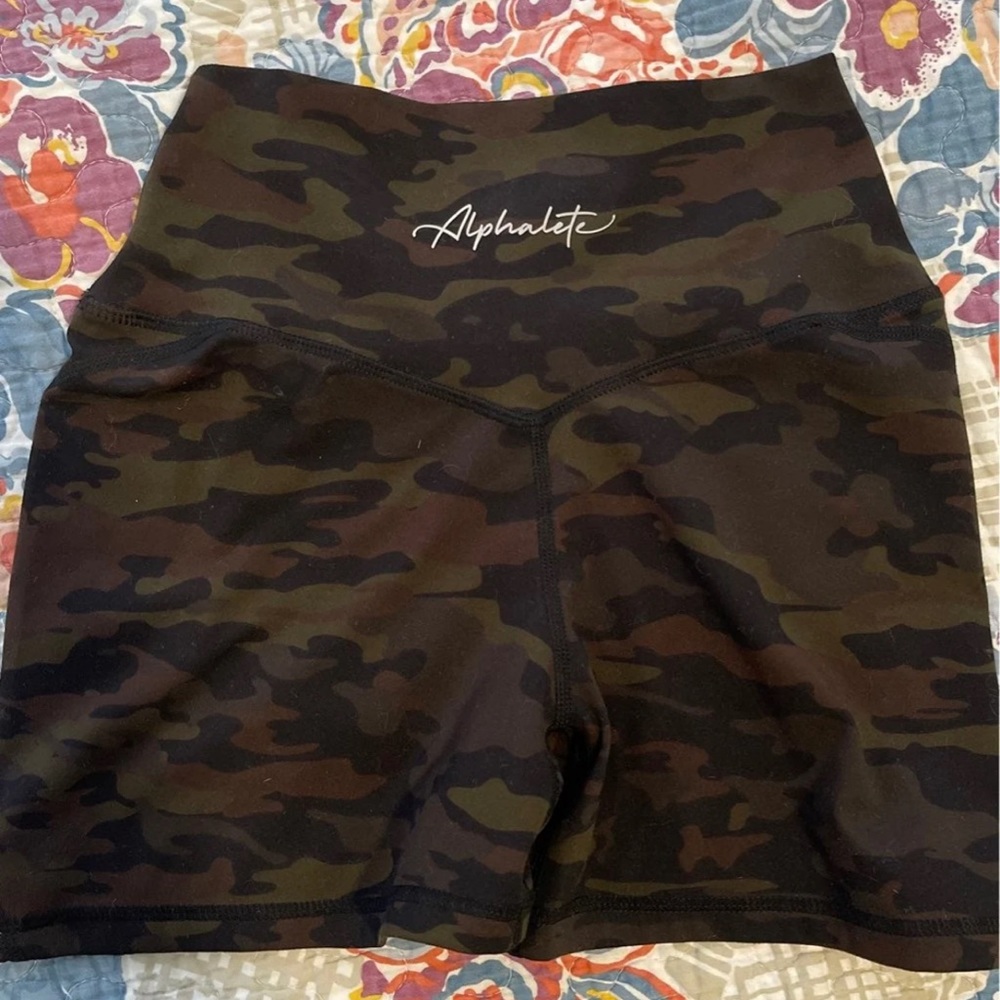 Alphalete camo shorts